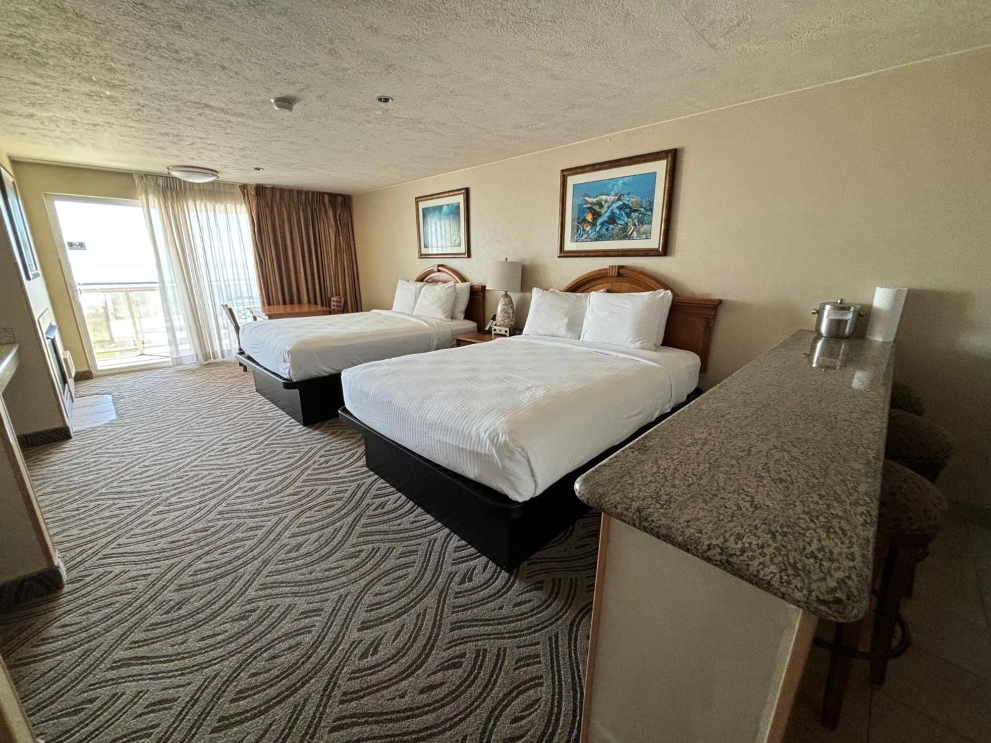 Promenade Inn & Suites Oceanfront Seaside Exterior photo