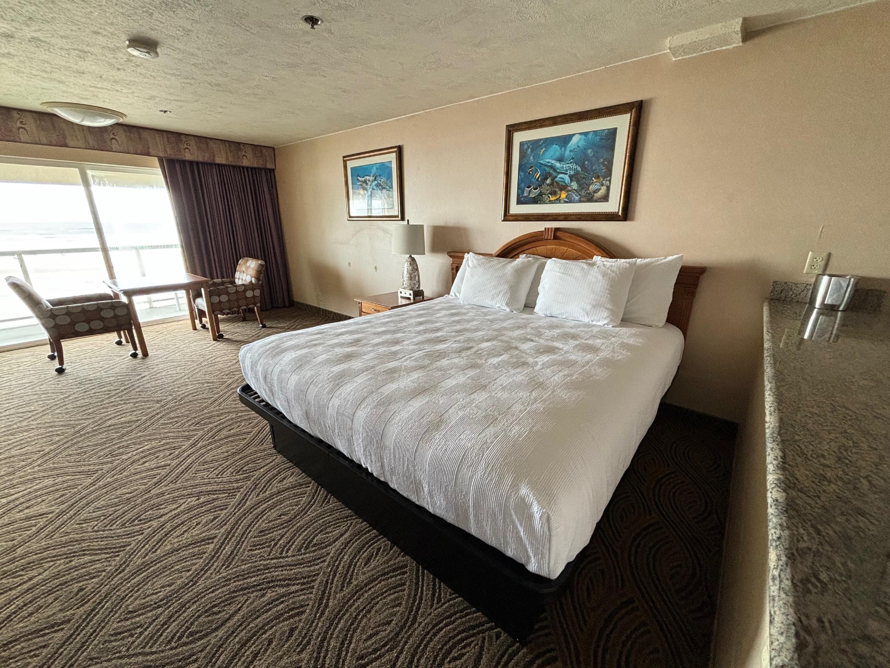 Promenade Inn & Suites Oceanfront Seaside Exterior photo
