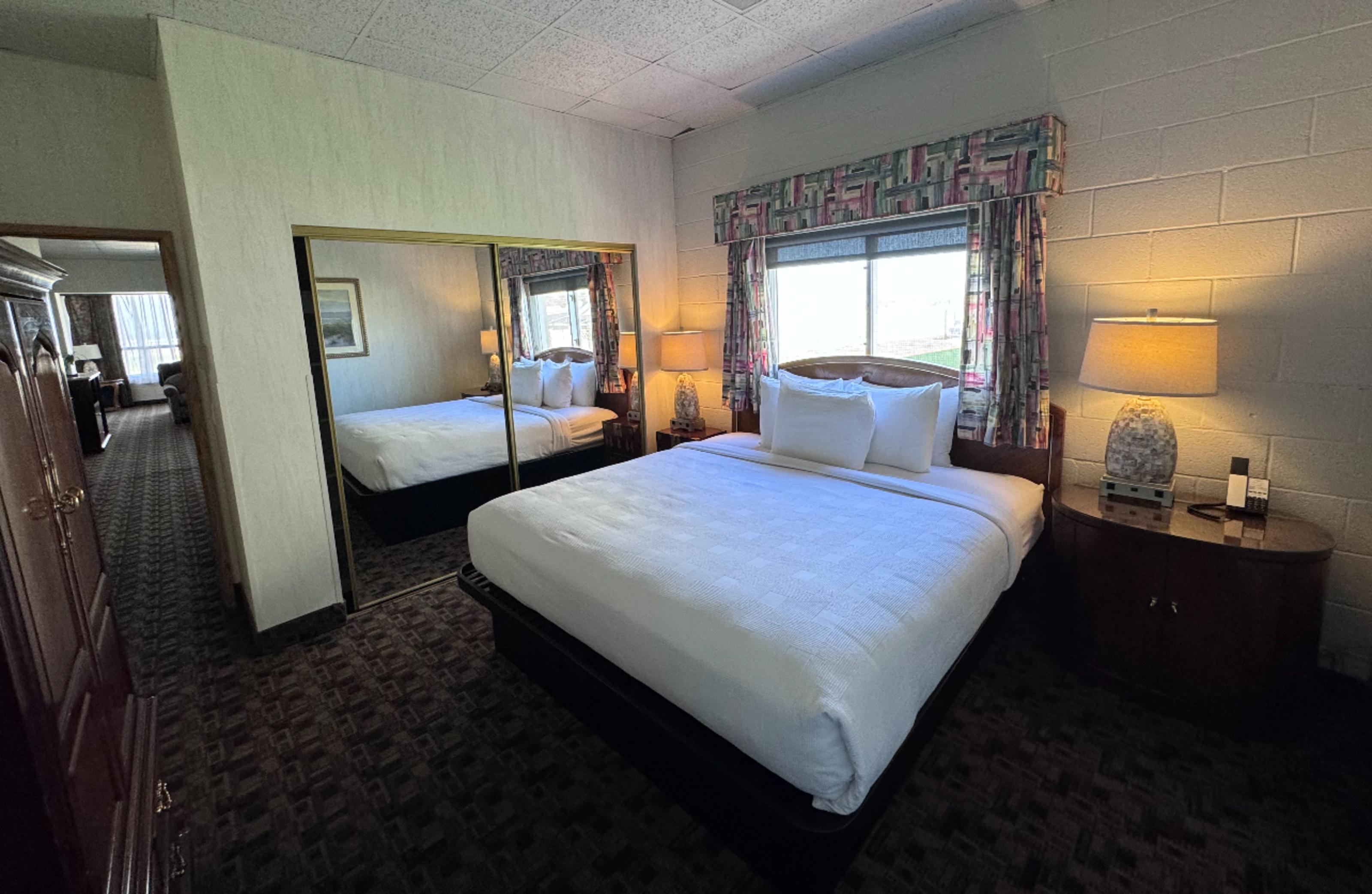 Promenade Inn & Suites Oceanfront Seaside Exterior photo