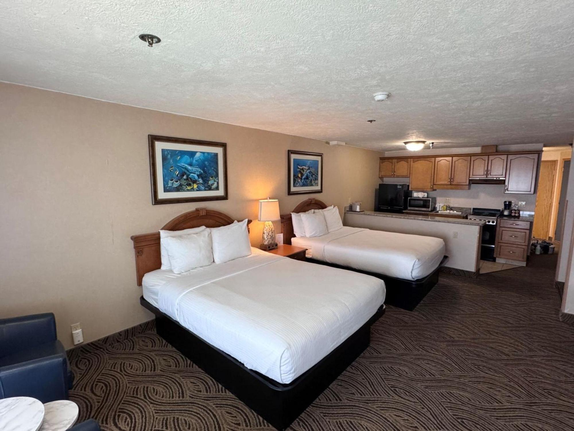 Promenade Inn & Suites Oceanfront Seaside Exterior photo