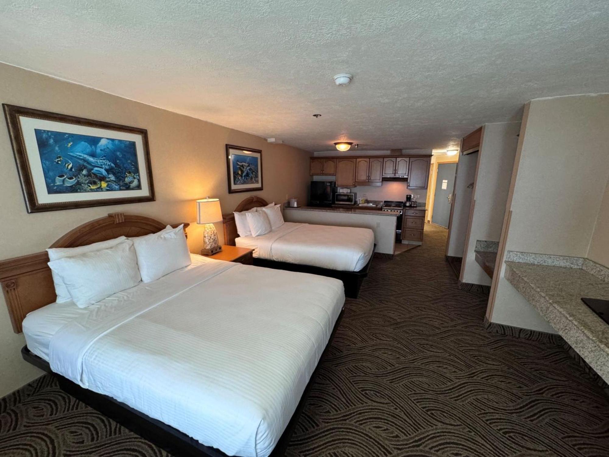 Promenade Inn & Suites Oceanfront Seaside Exterior photo