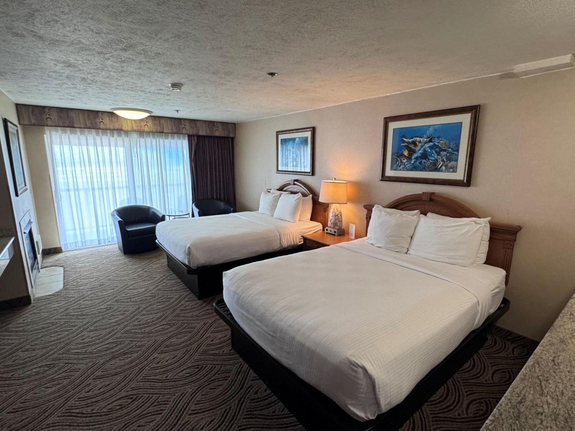 Promenade Inn & Suites Oceanfront Seaside Exterior photo